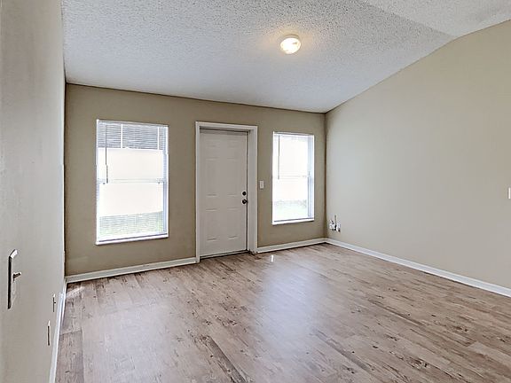 3rd image of 30 Herring Ct