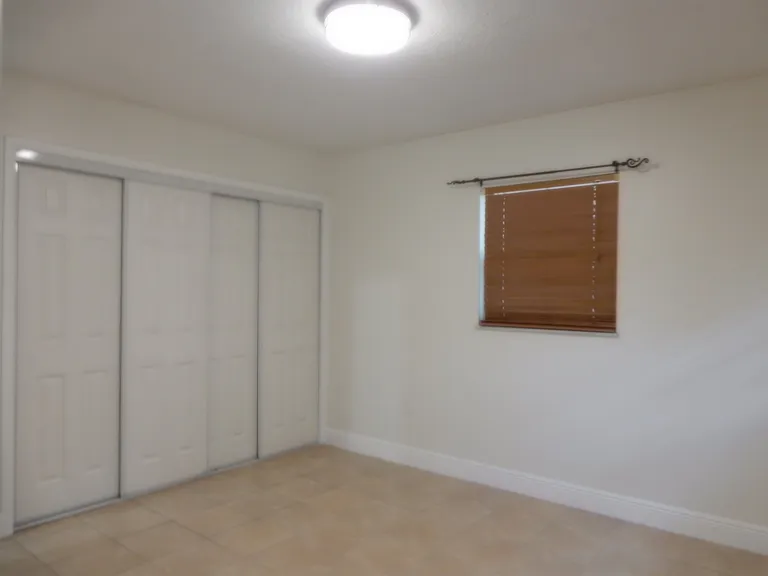 3719 Pembrook Dr — Photo 16