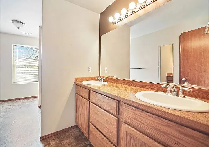 1708 W Kedlin Ln — Photo 10