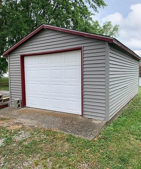 228 W Graysville St — Photo 13