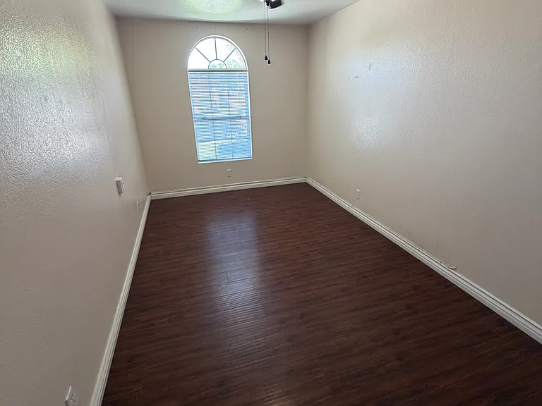 5804 E Avenue R11 — Photo 10