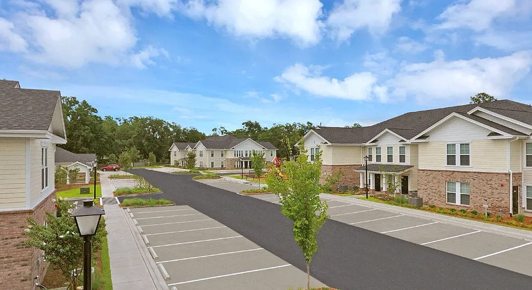 Marsh Pointe — Photo 1