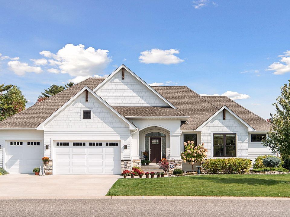 1st image of 15 Crescent Ln