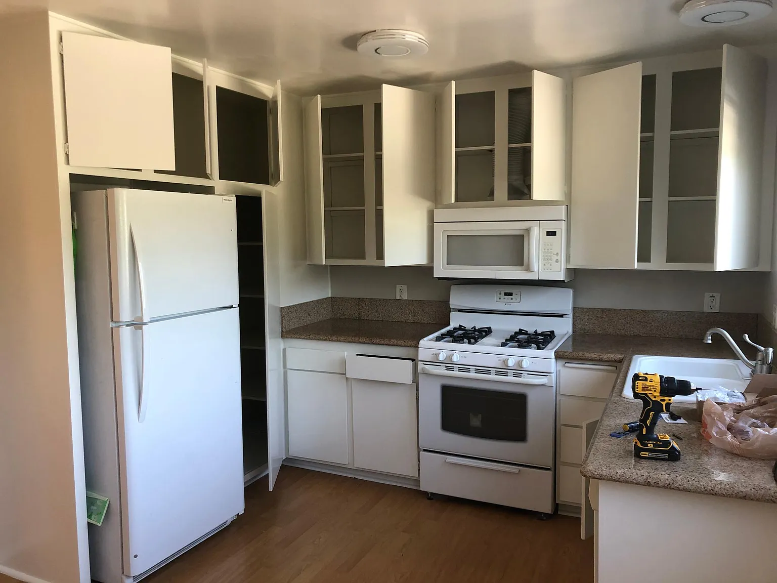 3 bed, 1150 sqft, $3,900 — Photo 2