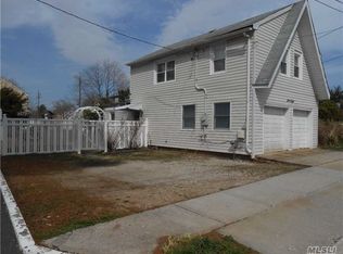 68 Edward Ave, Hicksville, NY 11801