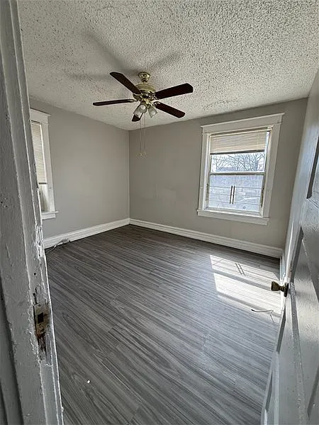 1 bed, 1.0 bath, 900 sqft, $900 — Photo 4