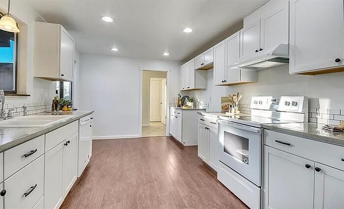 2nd image of 1904 12th Ave NW
