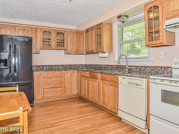 2nd image of 5837 Brookview Dr