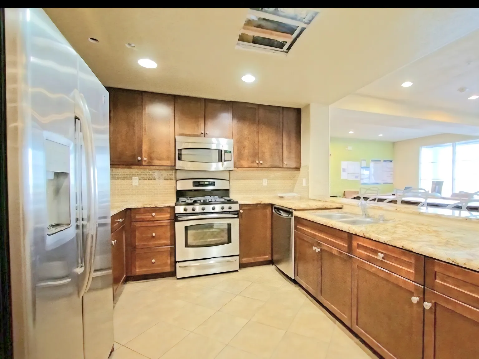 4 bed, 1500 sqft, $3,700 — Photo 2