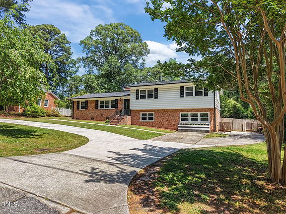 2nd image of 5904 Deblyn Ave