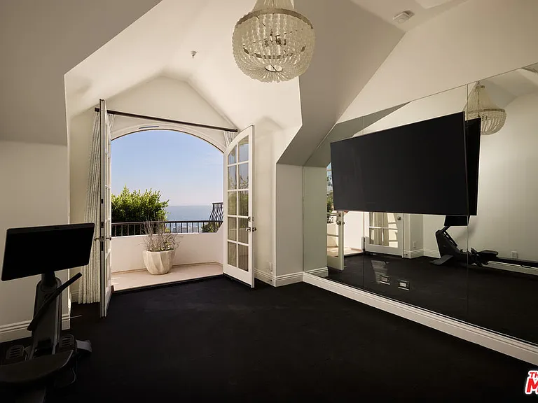 541 Paseo Miramar — Photo 24