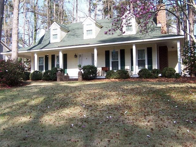 2nd image of 3821 Villa Ln