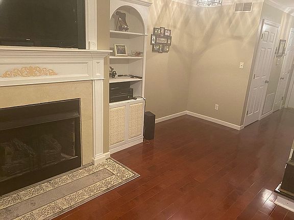 4th image of 120 Ladbrook Ln