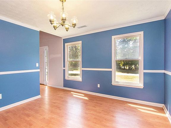 5th image of 200 Shadowood Ln