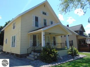 812 N Court Ave, Alma, MI 48801