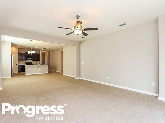 3rd image of 10926 Haws Ln