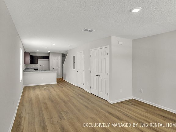 5th image of 2202 Spires Ave