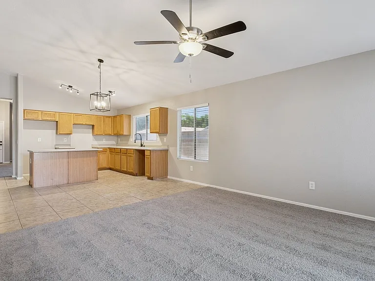 1556 N Rockwell Ct — Photo 13