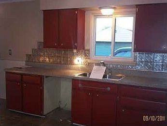 5th image of 25060 Roan Ave