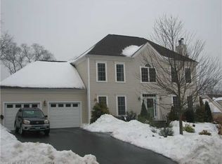 8 Bonny Ln, Clinton, CT 06413