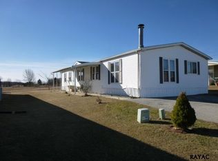 105 Abington Cir, Stewartstown, PA 17363