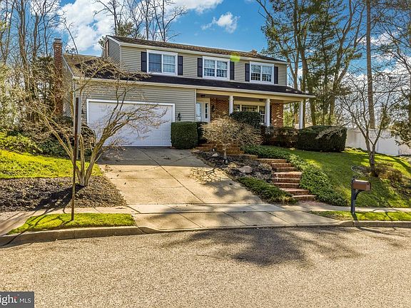 2nd image of 32 Norwich Dr