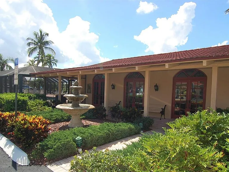4C Colony Point Dr #4C — Photo 38