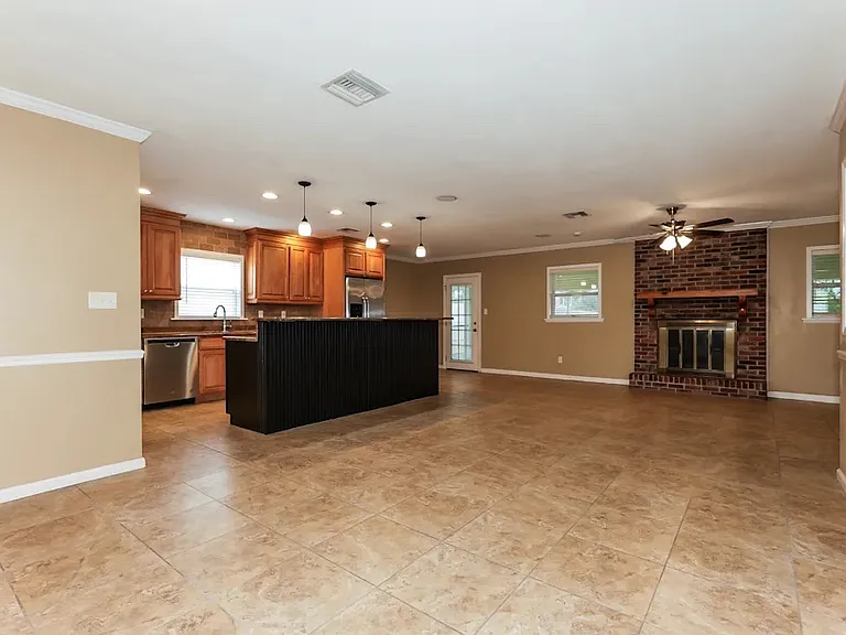 2015 W Jorome Dr — Photo 3