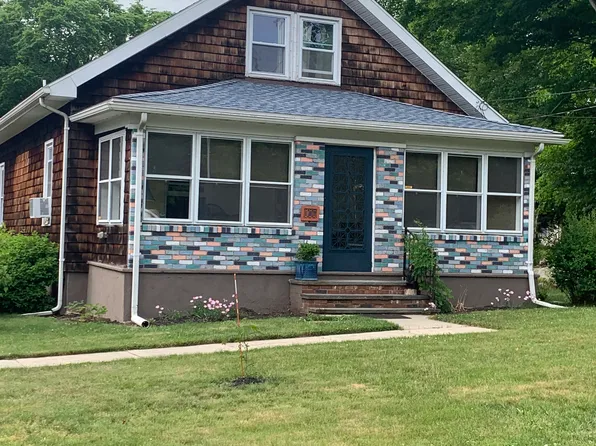 187 S Broad St, Pawcatuck, CT 06379