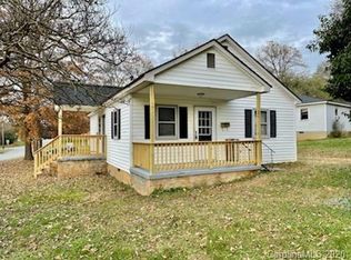 903 E Catawba St, Lincolnton, NC 28092
