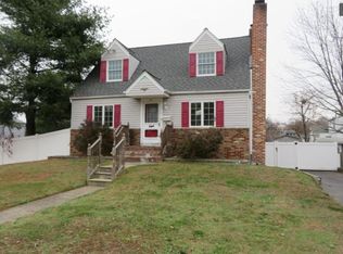 13 Parkview Dr, Westville, NJ 08093