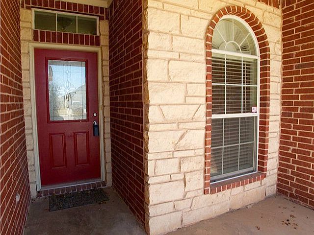 2nd image of 6913 Stonehenge Rd