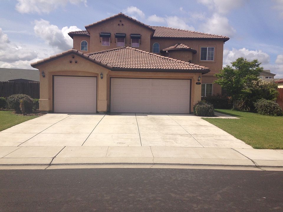 2nd image of 1375 Primavera Ave