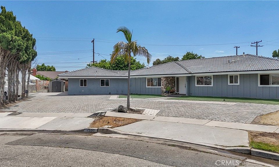 1st image of 2550 W Rowland Ave