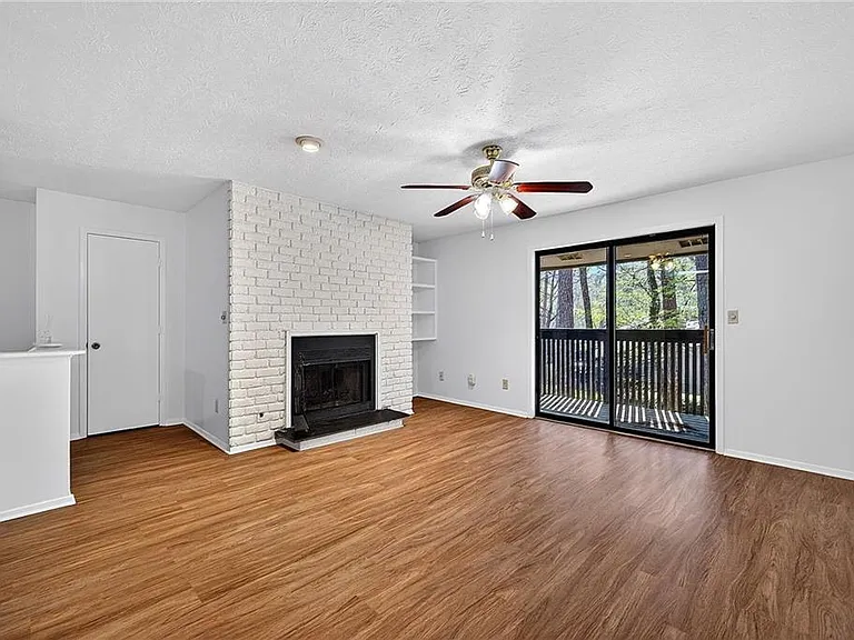 903 Cumberland Ct SE — Photo 6