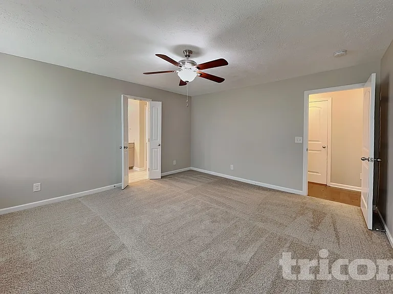 549 Medallion Cir — Photo 5