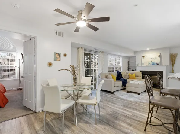 9715 Lake Pointe Ct APT 301, Upper Marlboro, MD 20774