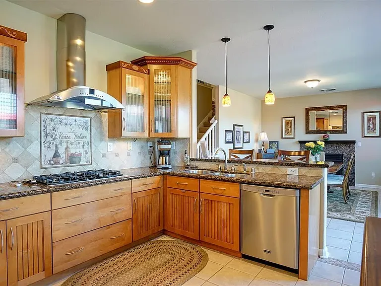 522 Woodlake Dr — Photo 3