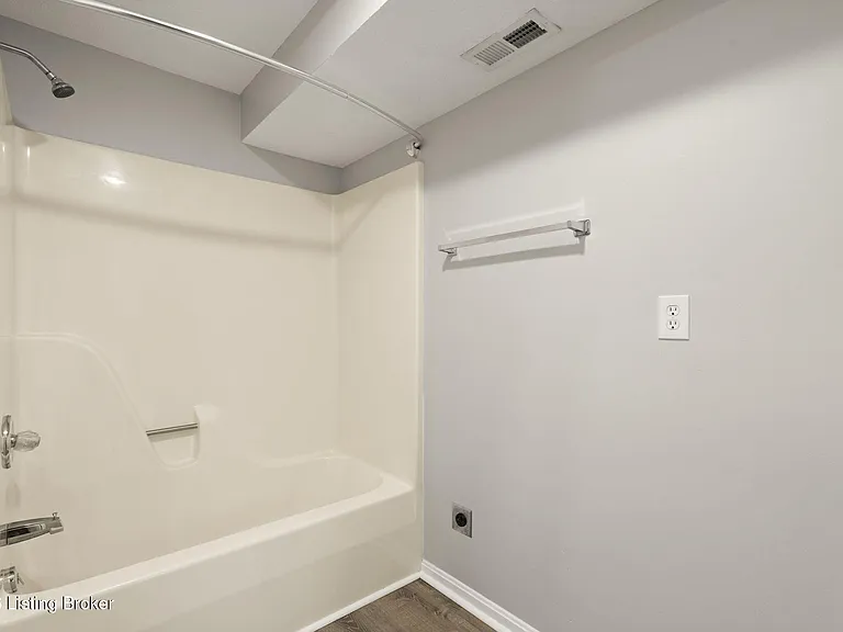 3509 Tabor Ct #7 — Photo 14