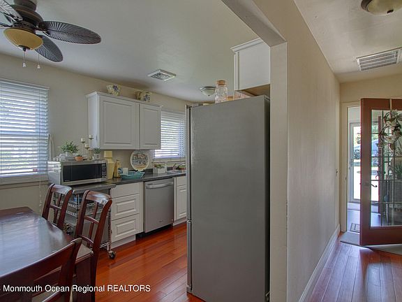 4th image of 20 Monticello Drive #B
