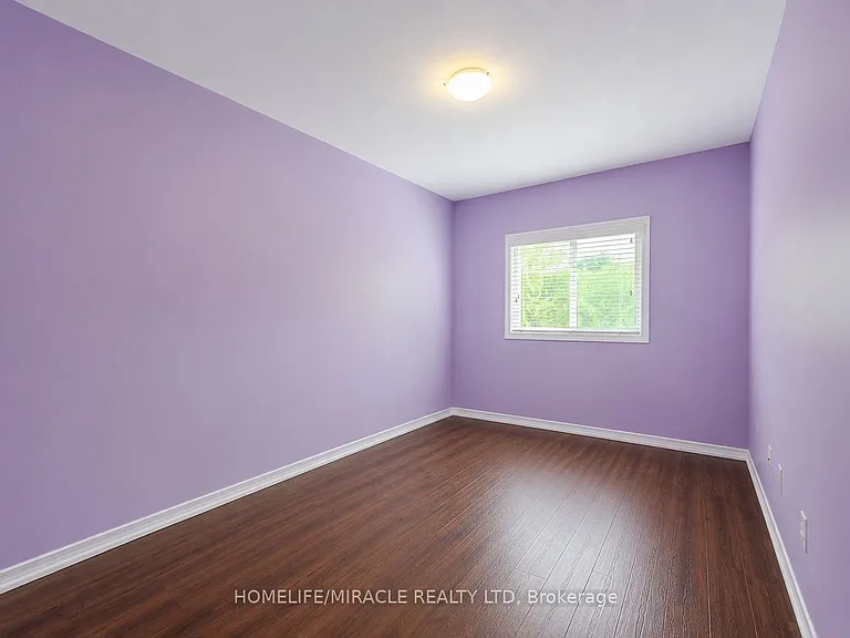 312 Tagge Cres — Photo 9