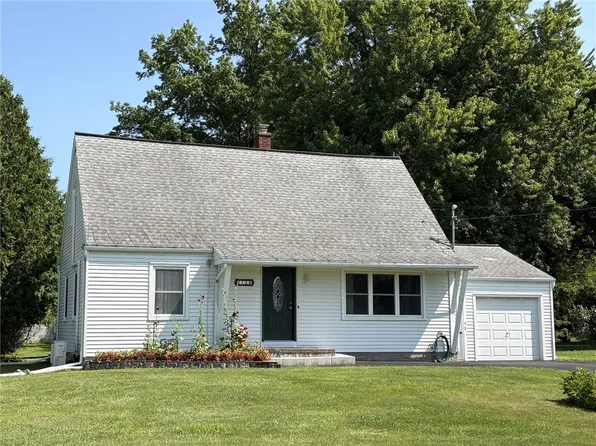 2126 Westside Dr, Rochester, NY 14624