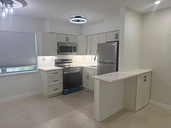 4th image of 2725 Middle River Dr Unit 11