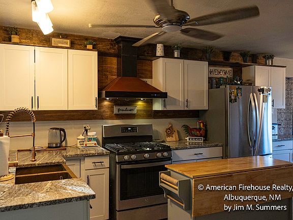 4th image of 228 Appaloosa Dr SE