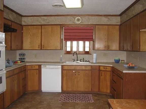 5th image of 1198 State Road 275
