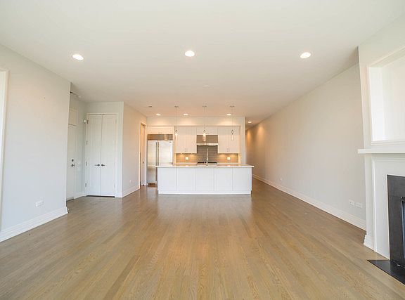 5th image of 2755 N Lakewood Ave