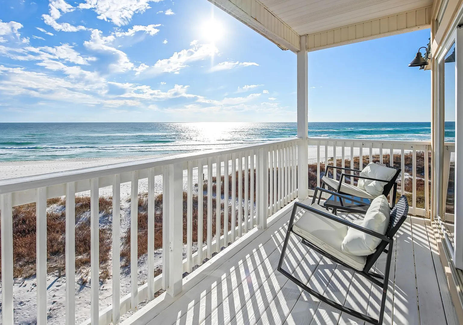 Newly Renovated Beach Front Four Bedroom Home — Photo 2