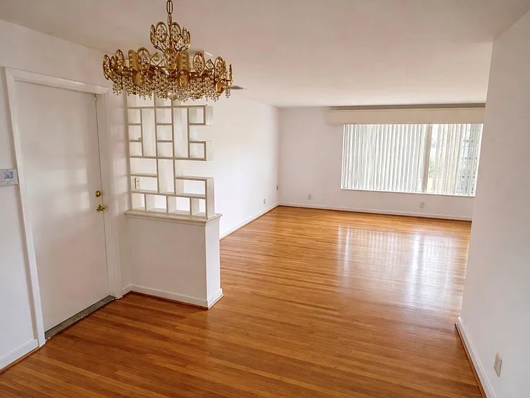 2970 Griffin Rd — Photo 3