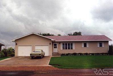 3rd image of 670 S Wynken Dr