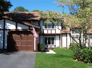 68 Crystal Rock Ct, Middle Island, NY 11953